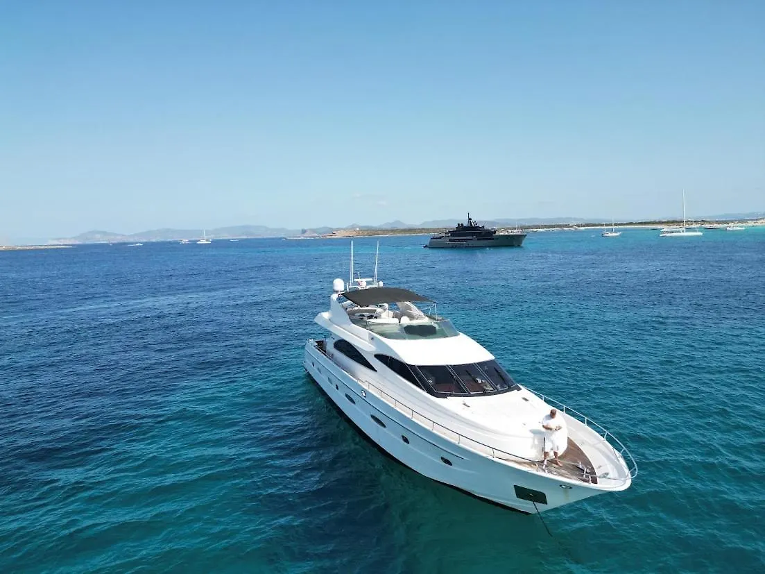 Luxury Yacht Barcelona Hotel Botel