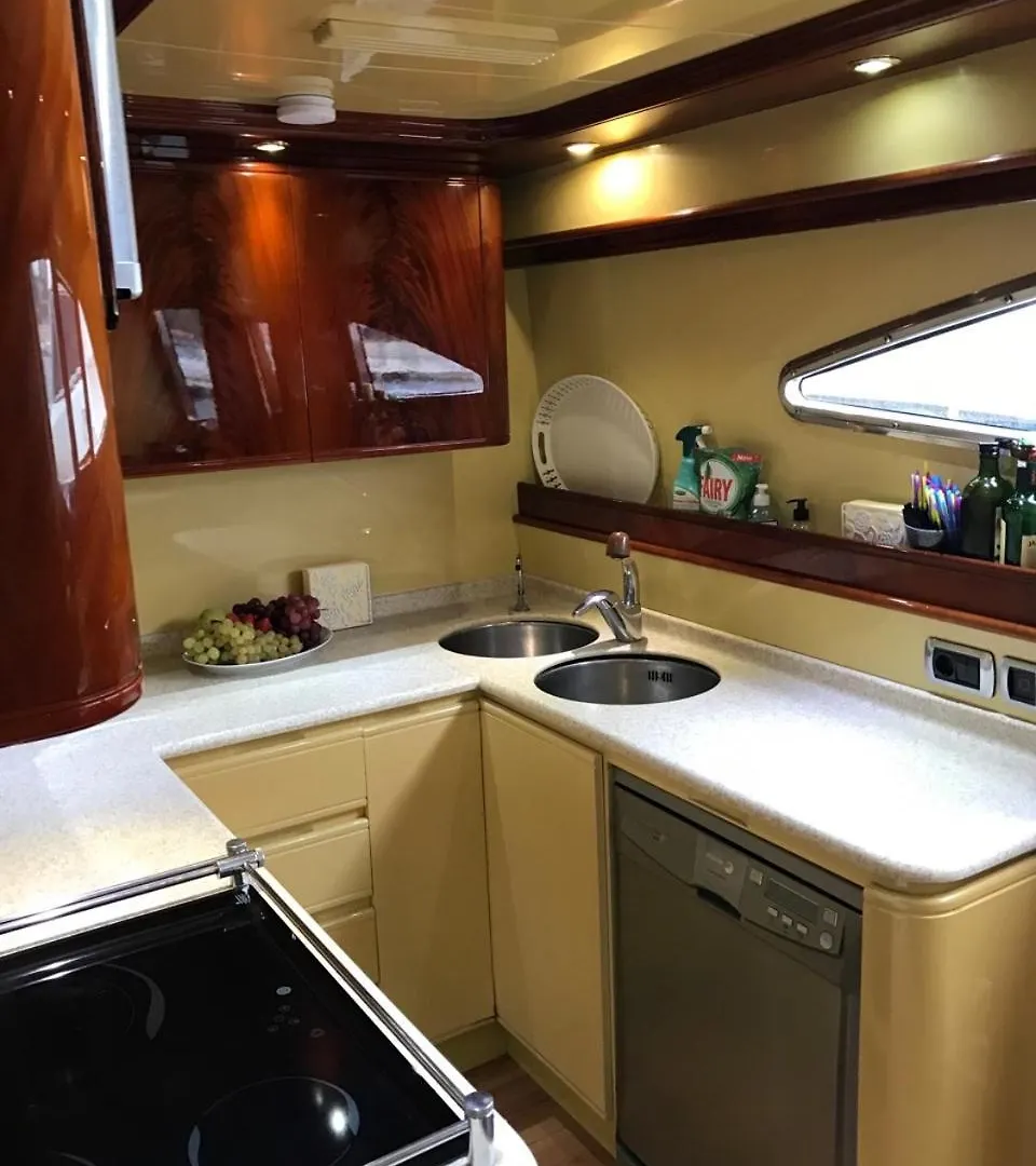 Botel Luxury Yacht Barcelona Hotel