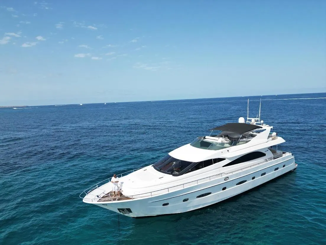 Botel Luxury Yacht Barcelona Hotel
